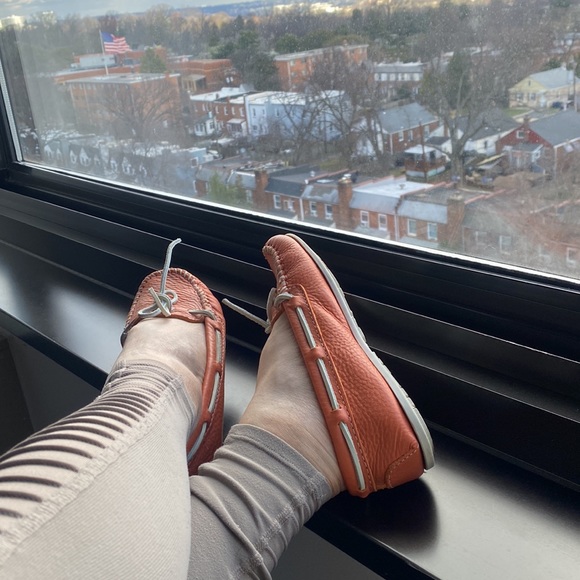 Minnetonka Leather Upper and Lining in Hermes Orange Color Moccasins - 7 - Picture 7 of 15